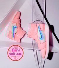 Pink-Nike shoe 