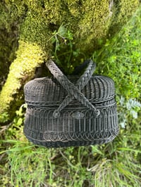 Image 4 of Réservé. Magnifique panier en osier, à anses croisées, panier bressand , fin XIX eme siècle!