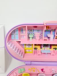 Image 3 of Ensemble bracelet et Polly Pocket boite violette école