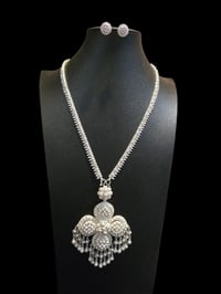 Image 2 of Pikun Blossom necklace set