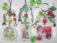 Image 1 of resin clover keychains.𖥔 ݁ ˖𓂃.☘︎ ݁