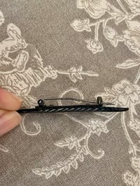 Image 2 of Broche - bakelite noire