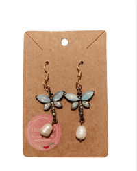 Fresh water pearl dragonflies