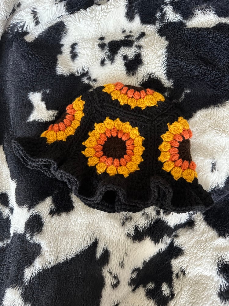 Image of sunflower bucket hats 