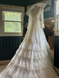 Image 8 of 1970s Immaculate Tiered Lace