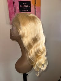 Image 2 of 18 inch body wave 613 wig