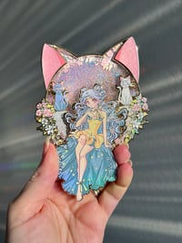 Image 2 of Gatto Dei Fiori enamel pin 