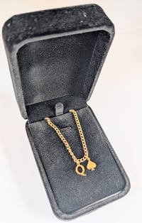 Image 5 of Gold Curb Chain Queen of Spades Anklet