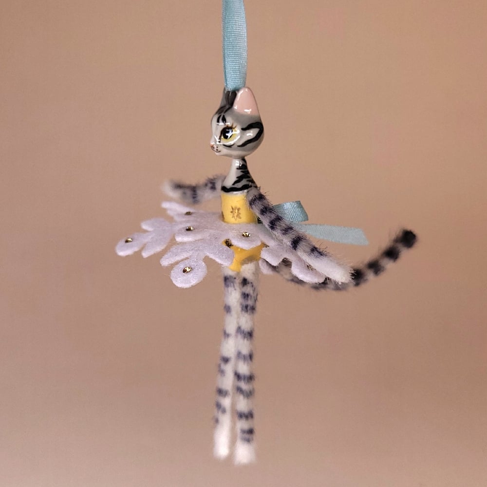 Image of Silver Tabby Snowflake Kitten