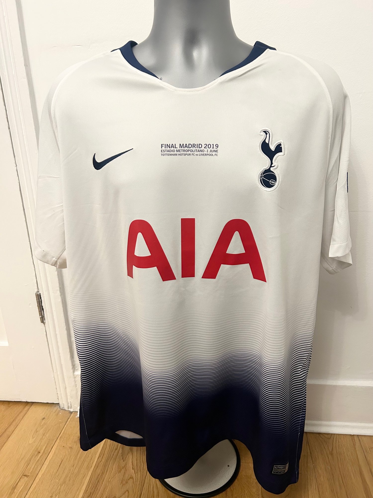 Image of Tottenham Hotspur “SON 7” 2018/19 UCL Final Home Shirt + patches (XL)