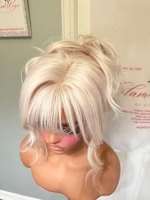 Image of All human hair 90s blonde 