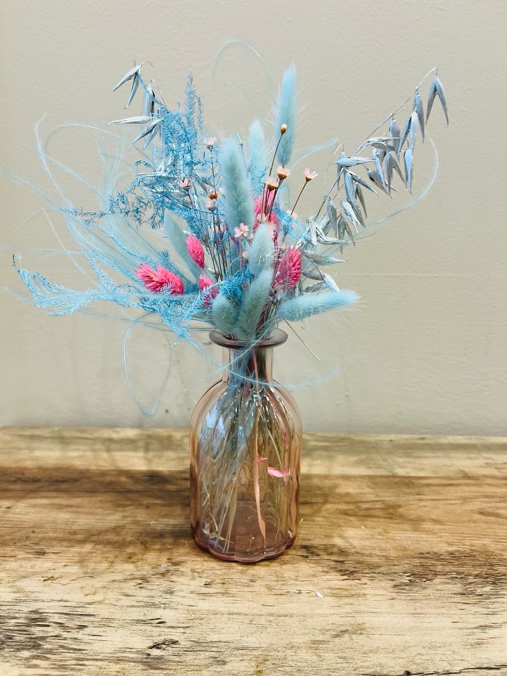 Bud vase arrangement 