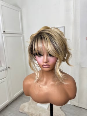 Image of Vivica (react to ship) 