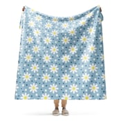Image of daisy dots light blue Sherpa blanket