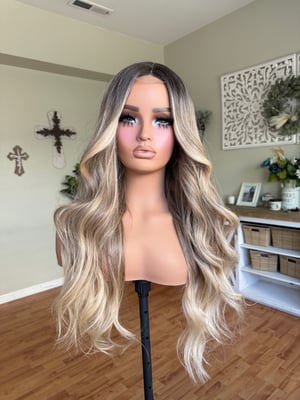 Image of Delia (ready to ship)