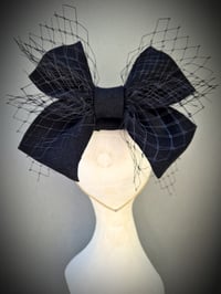 Image 3 of 'Winnie' in Black 