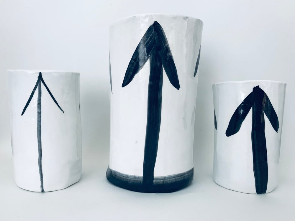 Image of LARGE ARROW VASE 1