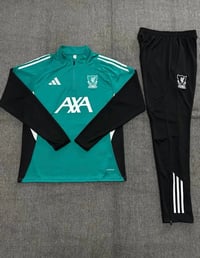 Liverpool tracksuit 4