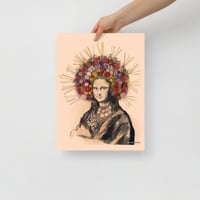 Image 2 of Mona Lisa wearing a wreath