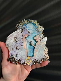 Image 7 of Königreich des Mondes enamel pin