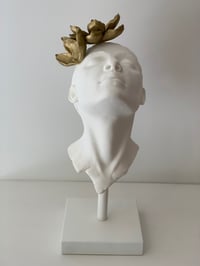 Image 3 of BLOOM WHITE - GOLD FLOWERS