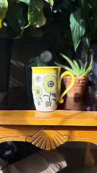 Image 5 of Sunflower mug 05