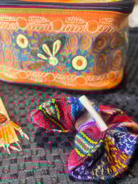 Image 8 of Embroidered Cosmetics Case Peru Folk Art Gift Pack