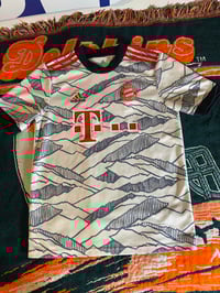 Image 1 of Bayern Munich 2021/22 Third Football Soccer Shirt Jersey - Size Youth XL (15/16)