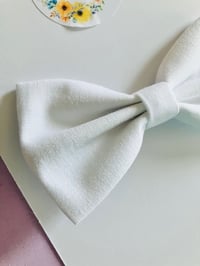 Image 2 of White cotton trim bow 