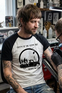 Image 2 of Camiseta Baseball Queens Of The Stone Age (Go With The Flow)