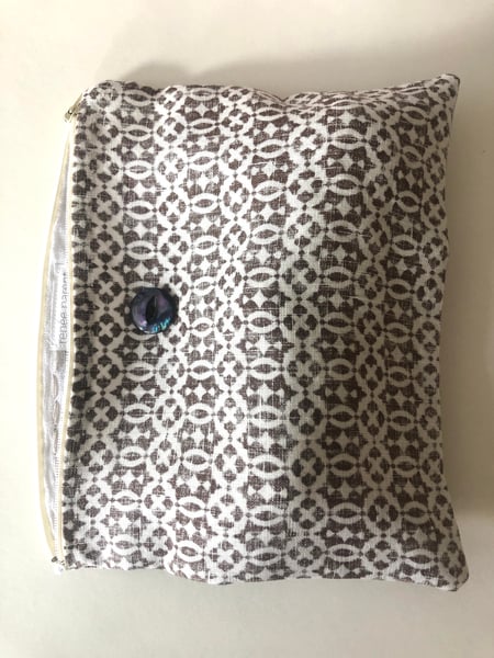 Image of coco linen reverse bag with vintage button