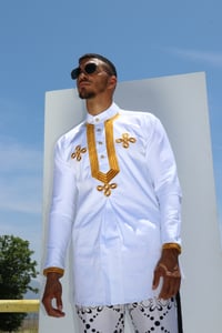 Image 5 of The sikani shirt - white and gold