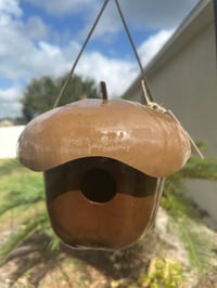 Acorn Birdhouse 