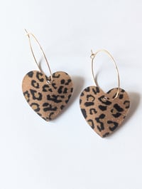 Image 3 of Boucles d'oreilles  coeur léopard 