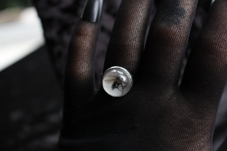 Dead Good naturally deceased Fly ring Image 10