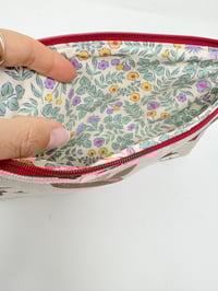 Image 2 of Pochette à livre LA LECTRICE toile de coton Noël