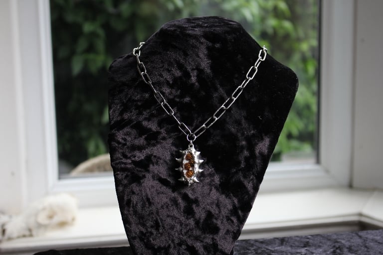 dead good ladybirds spiky necklace Image 2
