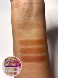 Image 2 of Bubbles Highlighter palette 🦸‍♀️
