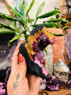 Image of Purple agate geode large 