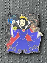 Image 2 of IN-STOCK - Crossover - Snow White as Evil Queen