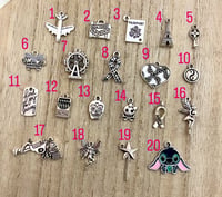 CHARMS #1 ✈️🧳🎗️💫