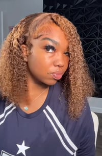 Image 2 of 16” 13x4 Curly Highlighted Wig (Vinisay)