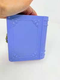 Image 11 of Ensemble bracelet et Polly Pocket Livre violet monde sous-marin.