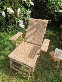 Image 4 of La chaise longue en rotin 