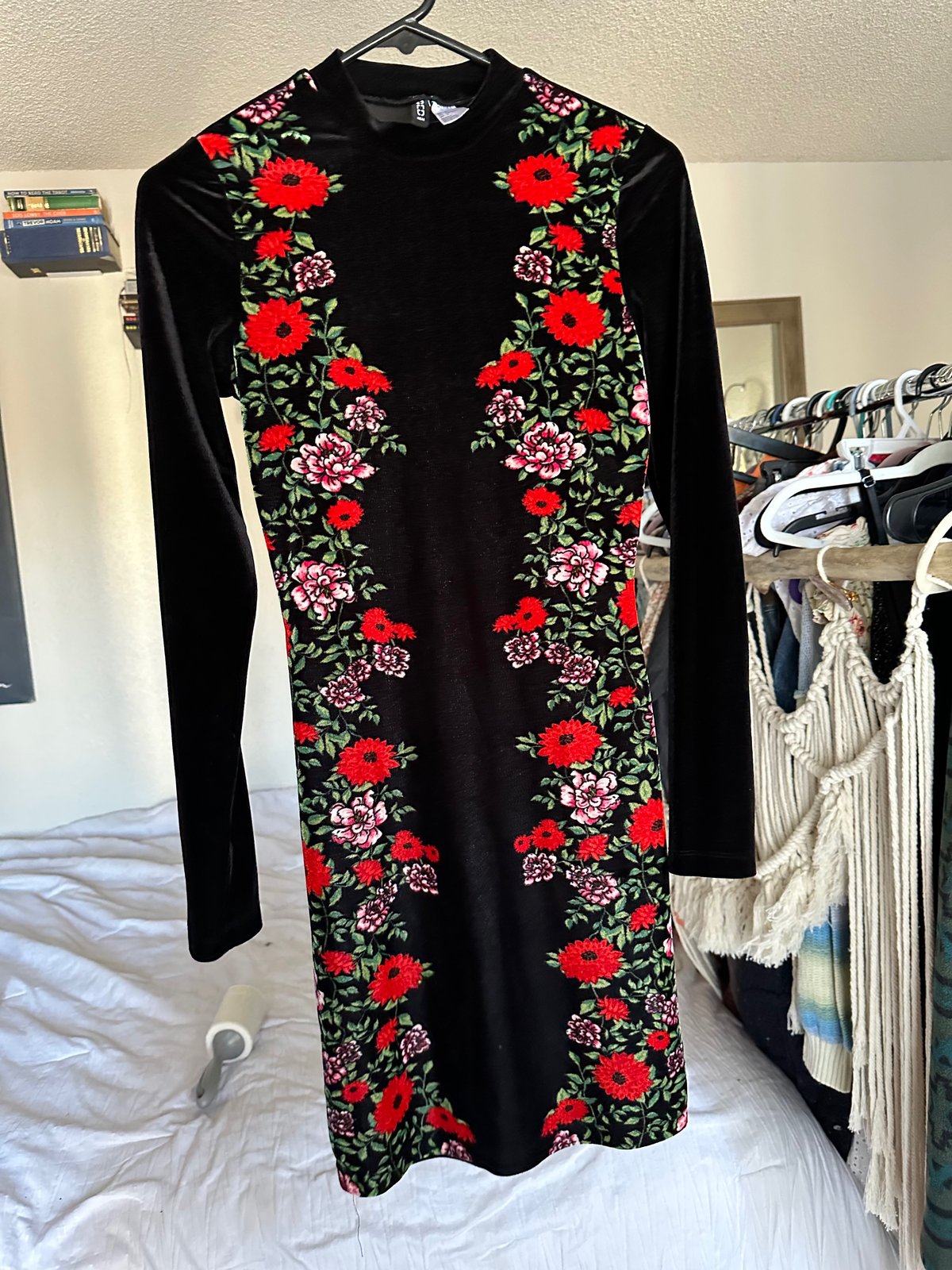 H and m sales black velvet dress