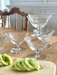 Image 2 of Coupes en verre gravé x6