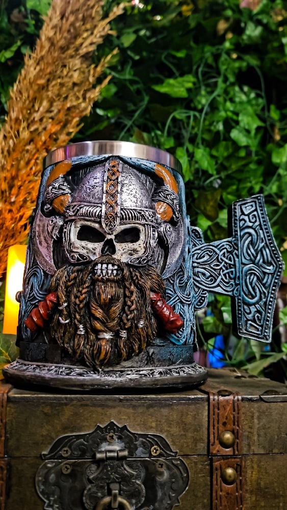 👑The Armored Kingdom Skullhelm Norse Mug 🪓💀🍺
