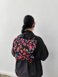 Image 1 of MOCHILA pequeña ZARVAJE NEGRO