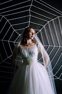 Image 8 of 1960s Laurel Leaf Veil