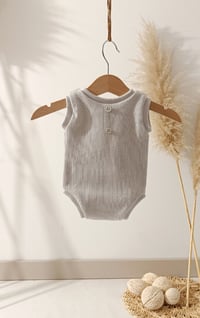 Image 1 of Photoshooting newborn boys bodysuit Robbie| light gray